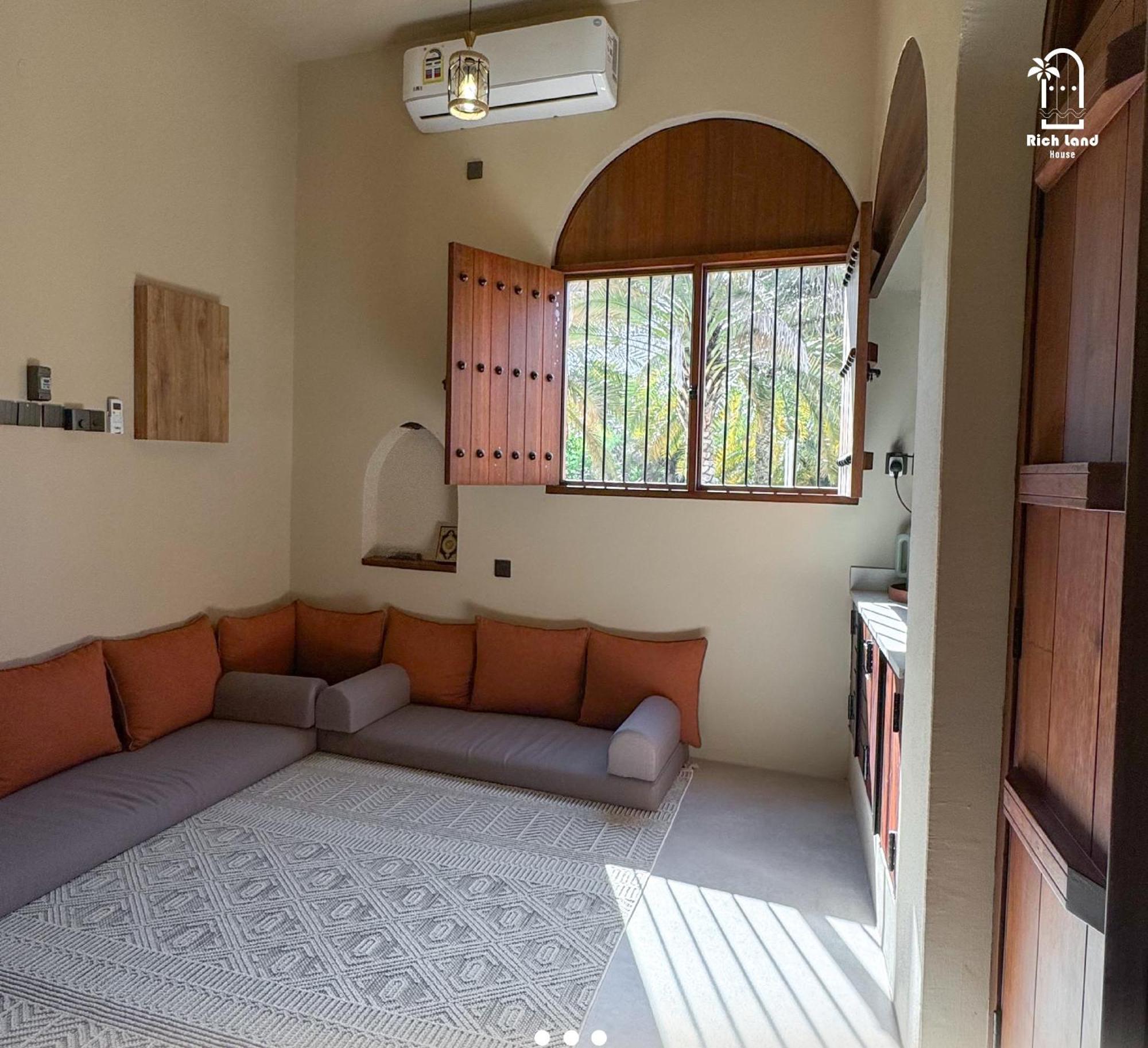بيت أرض الثراء Rich Land House Nizwa Esterno foto